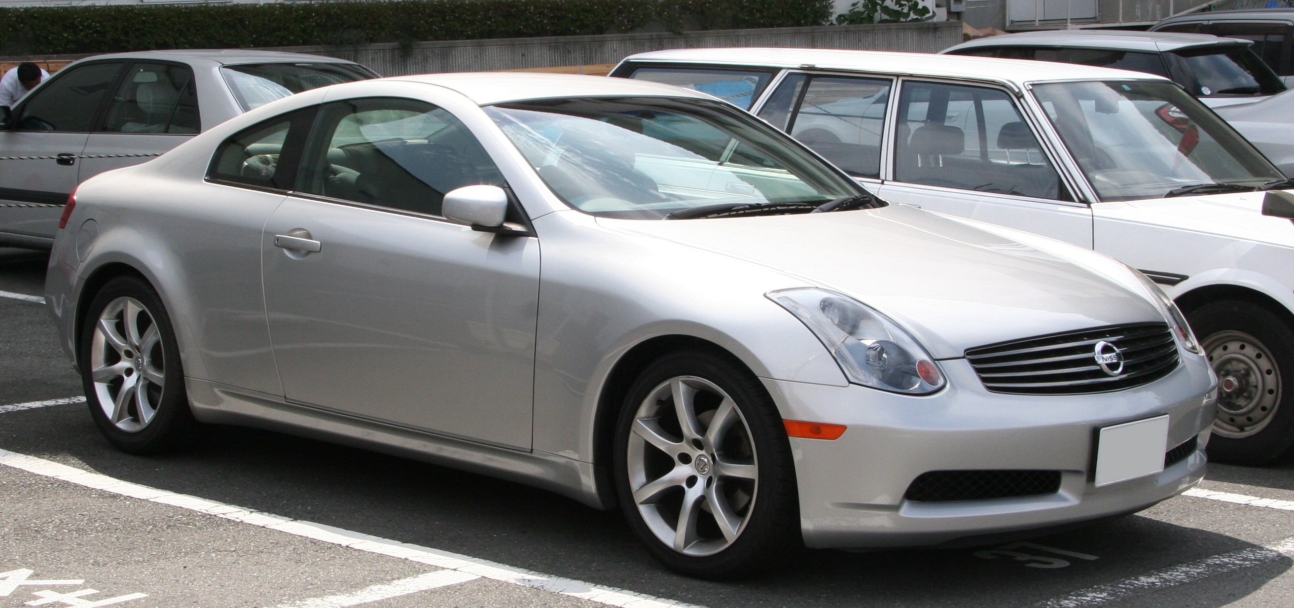 NISSAN SKYLINE (V35) 3.5